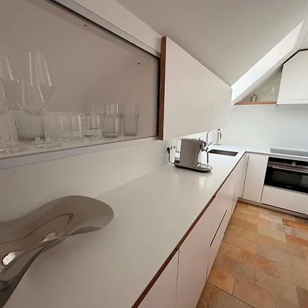 Modern 1 Bed Duplex In Limperstberg *