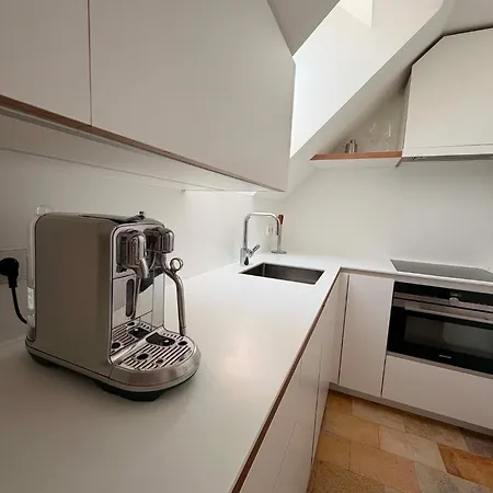 Modern 1 Bed Duplex In Limperstberg Apartman *
