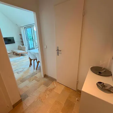 Modern 1 Bed Duplex In Limperstberg Apartman Luxemburg